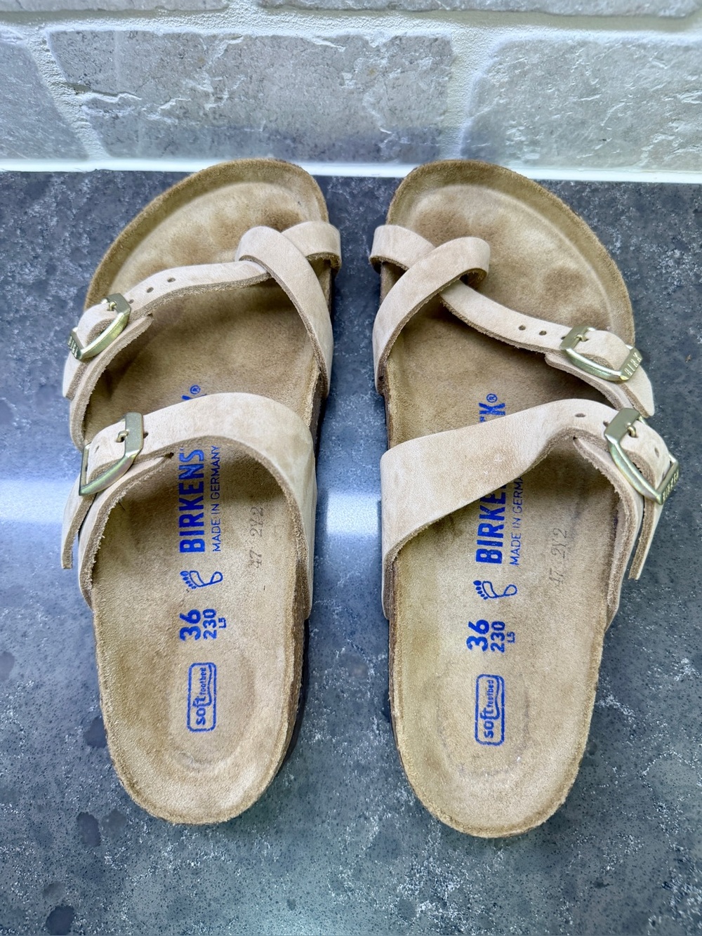 Birkenstock Women's Mayari light tan suede with gold buckles size 36 -Like New